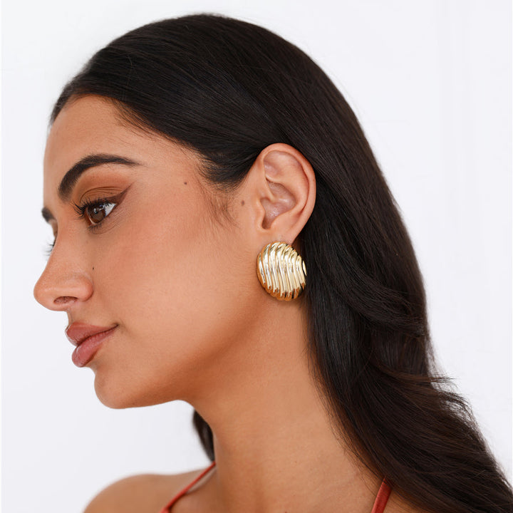 Leila studs